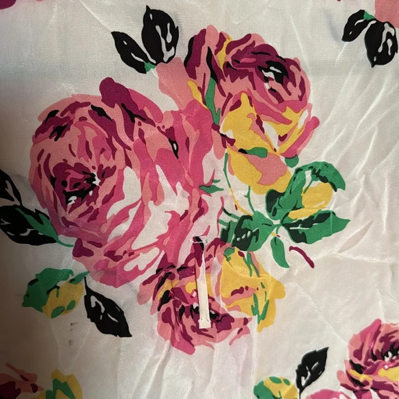 Stone cold fox silver floral garden robe - Picture 9 of 12